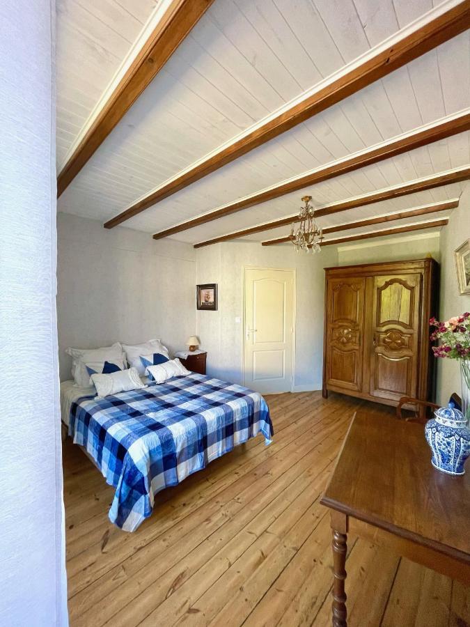 Chez Sarah - L'Escapade Bed and Breakfast Javerlhac-et-la-Chapelle-Saint-Robert Esterno foto