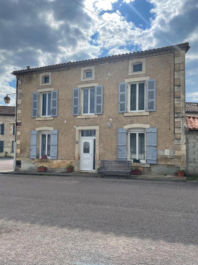 Chez Sarah - L'Escapade Bed and Breakfast Javerlhac-et-la-Chapelle-Saint-Robert Esterno foto